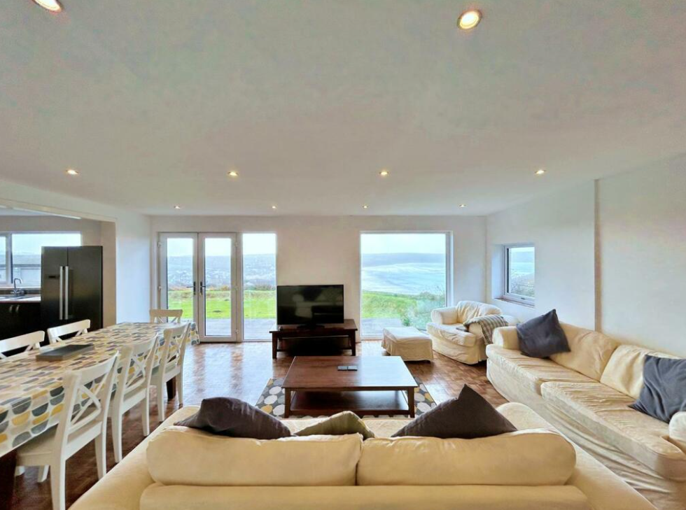 4 bed Detached Bungalow