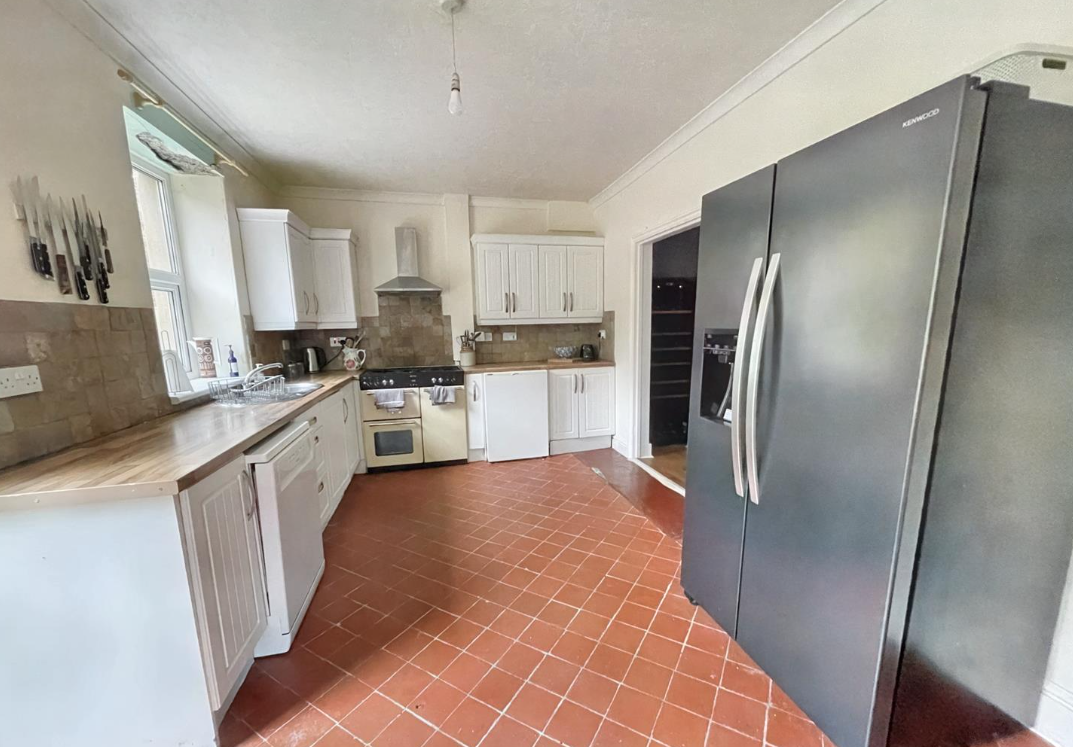 4 bed Detached