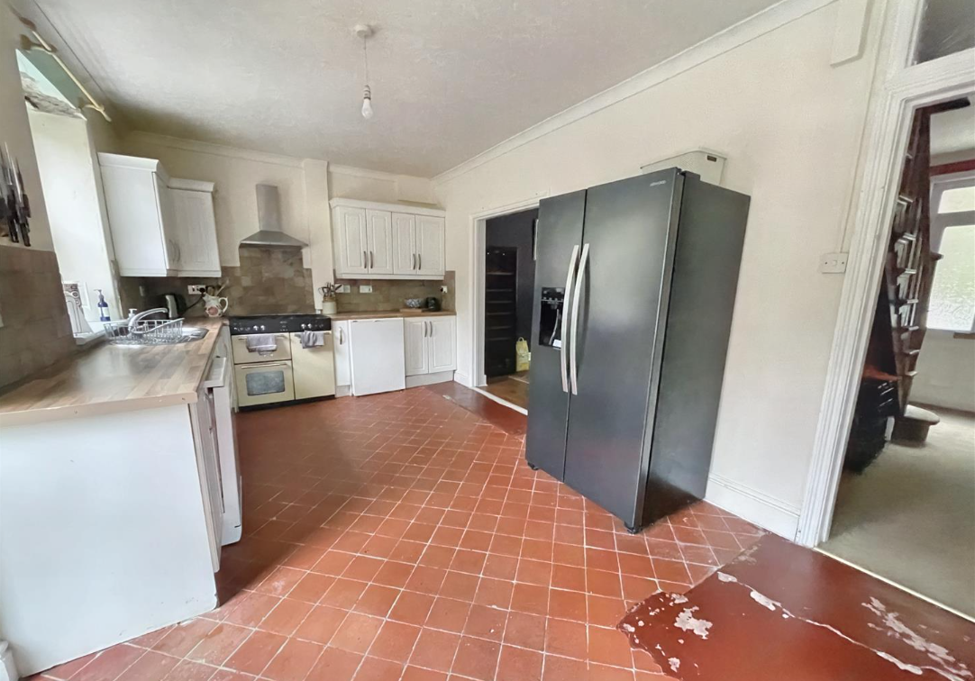 4 bed Detached