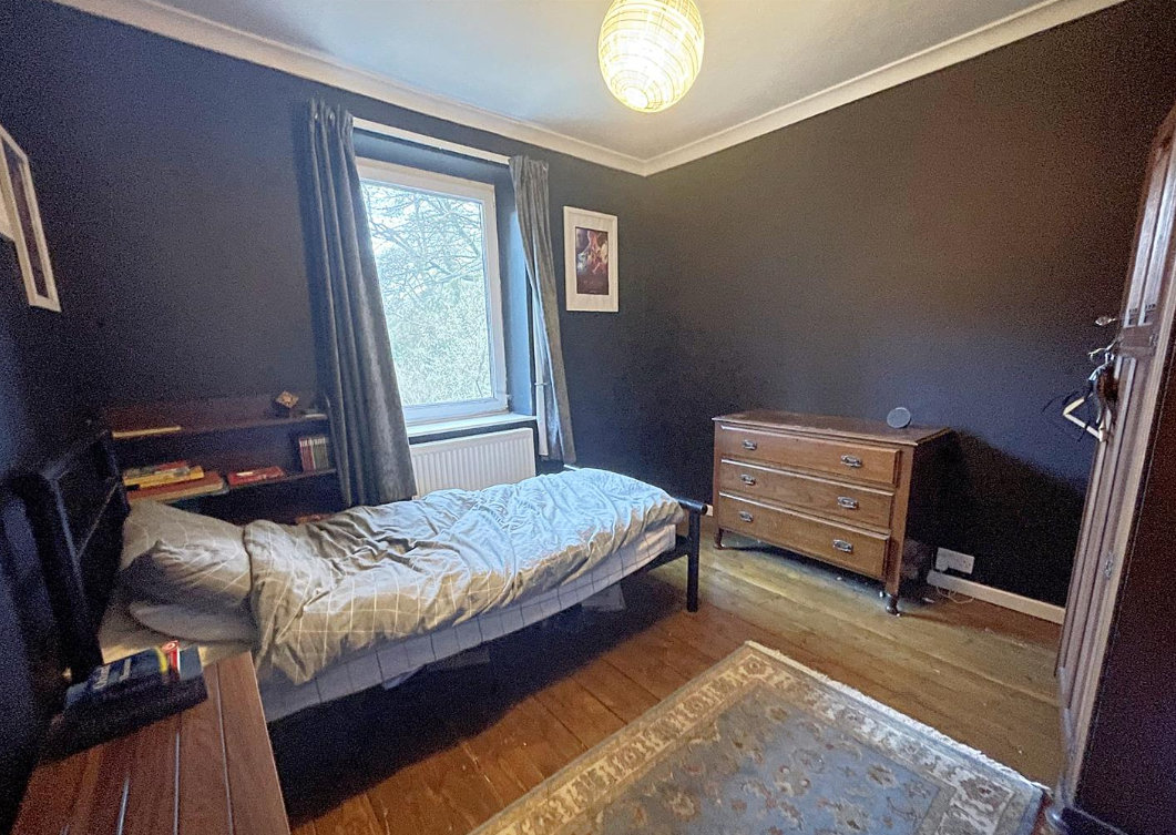 4 bed Detached