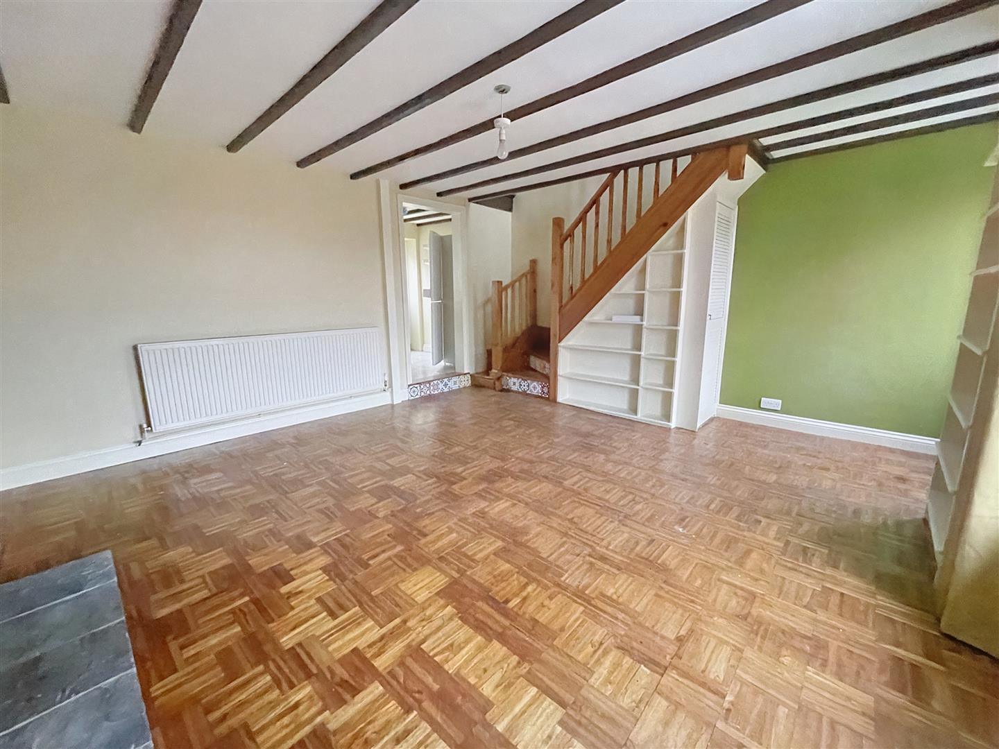 5 bed Terraced