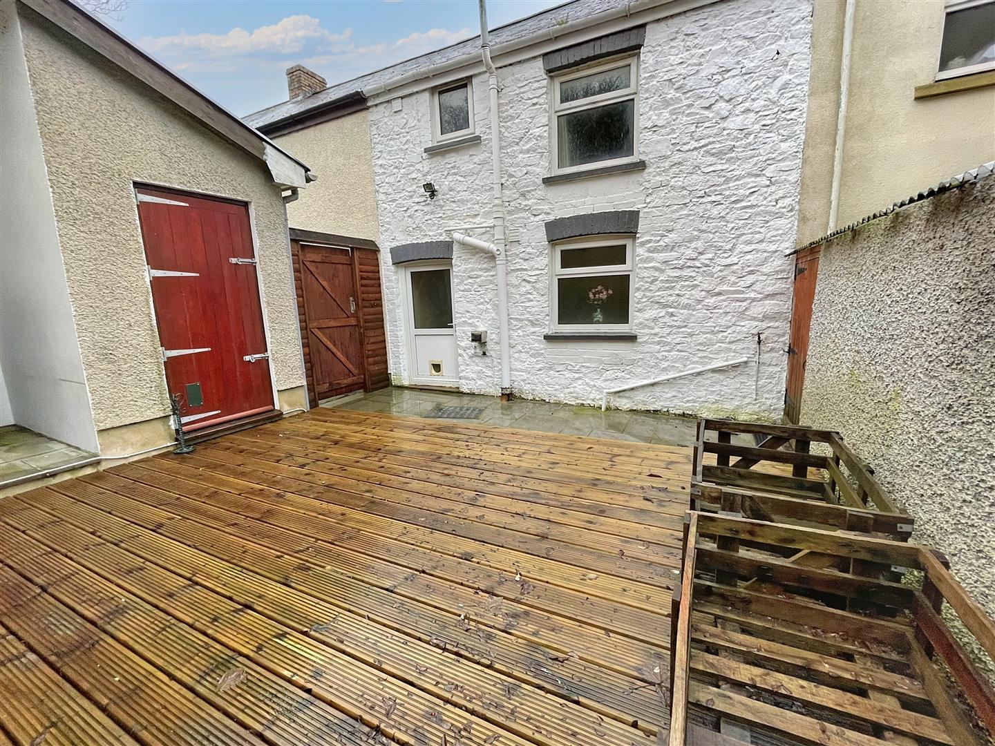 5 bed Terraced