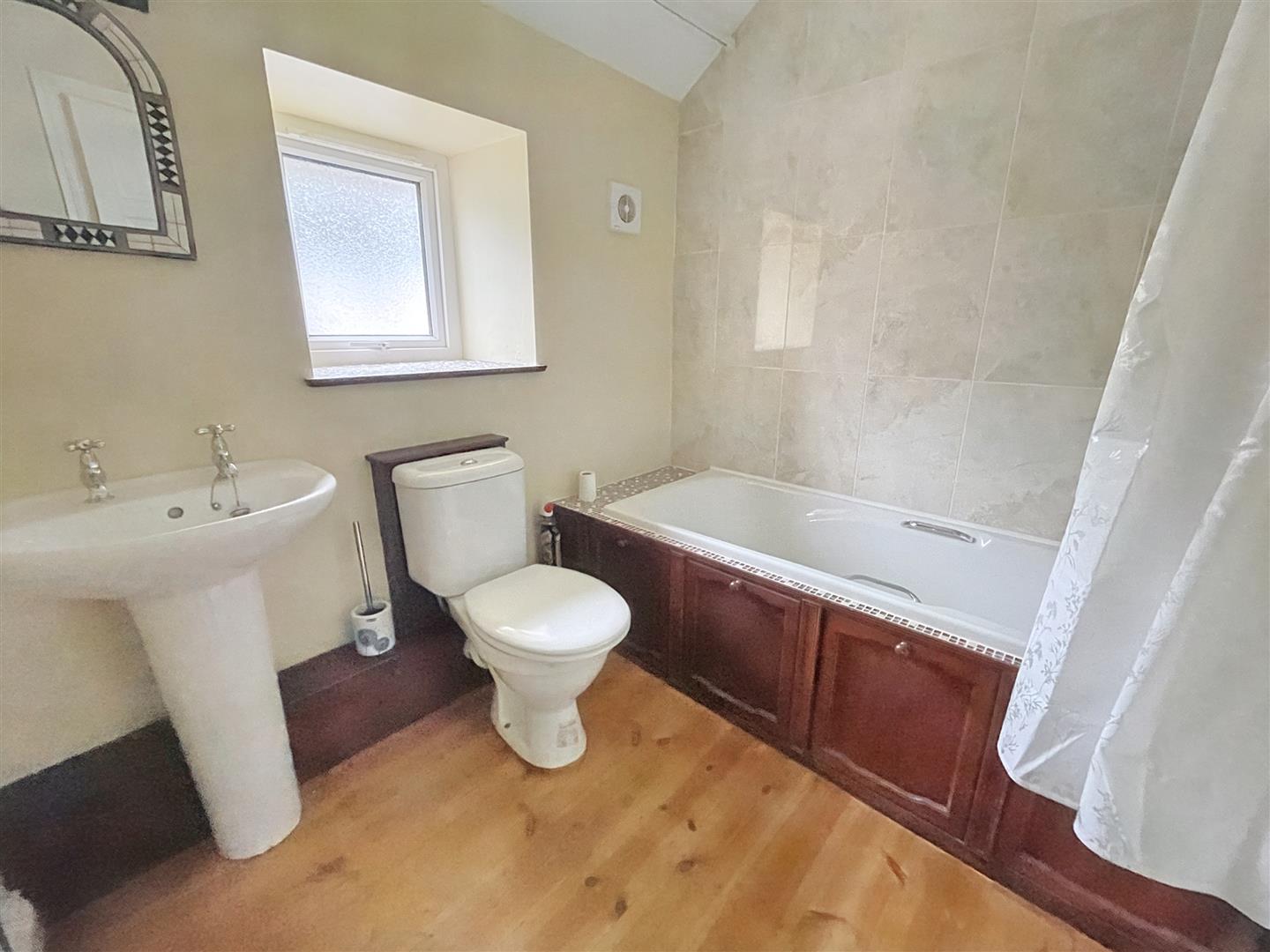 5 bed Terraced