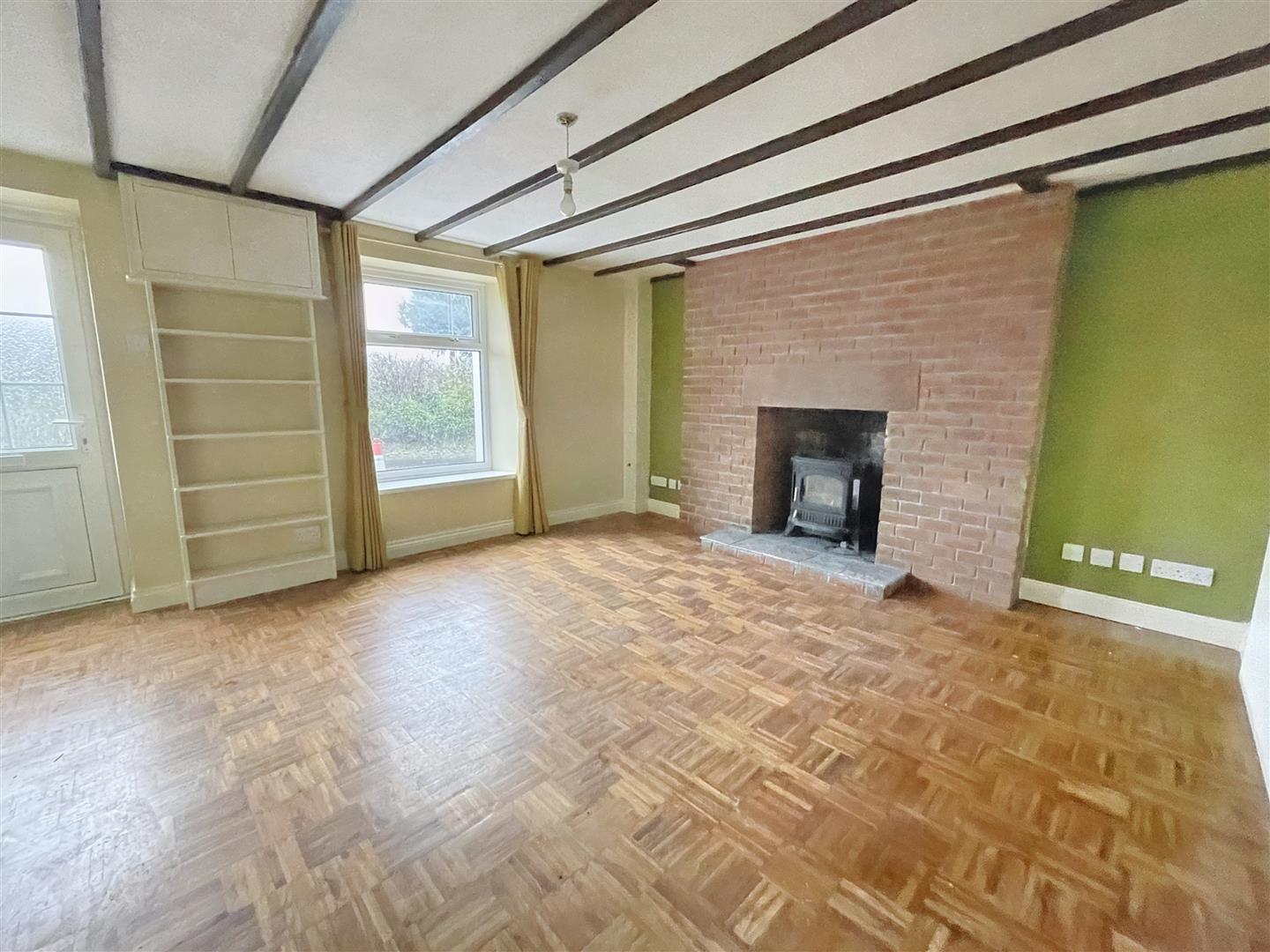5 bed Terraced