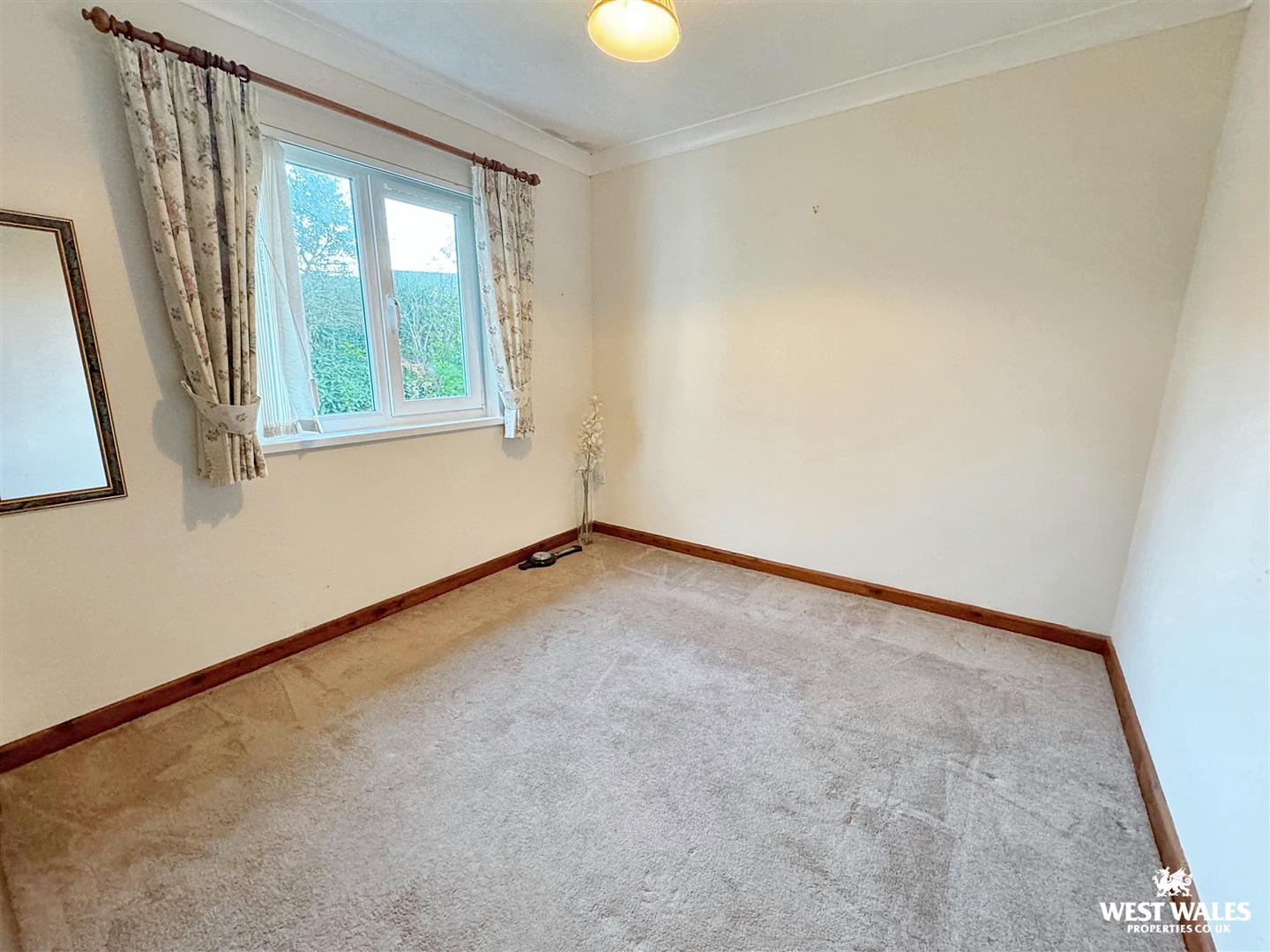 2 bed Detached Bungalow