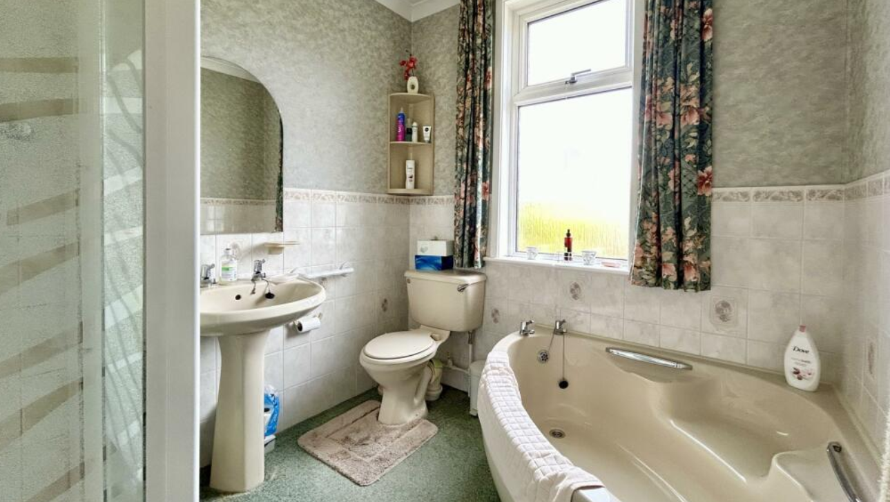 3 bed Detached Bungalow