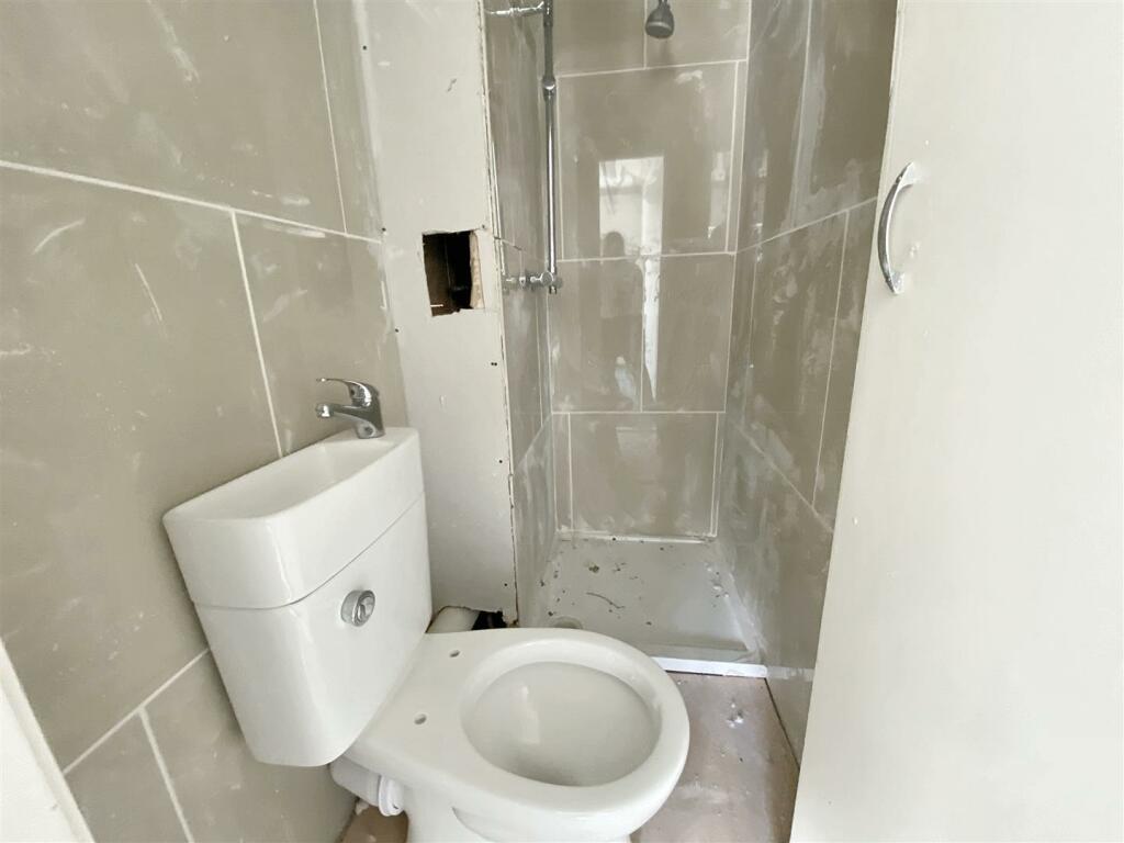 12 bed End of Terrace