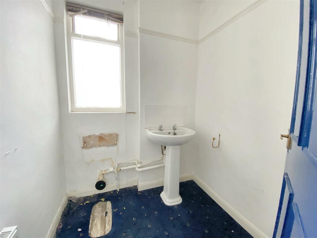 12 bed End of Terrace