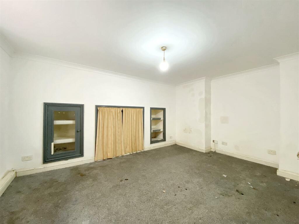 12 bed End of Terrace