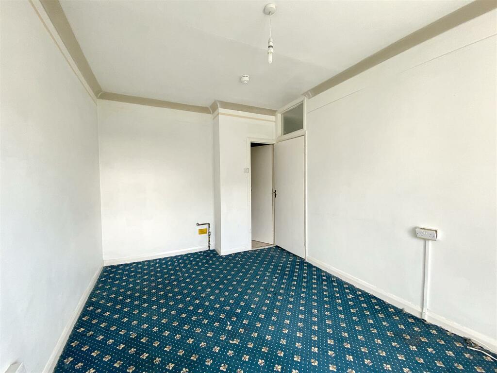 12 bed End of Terrace