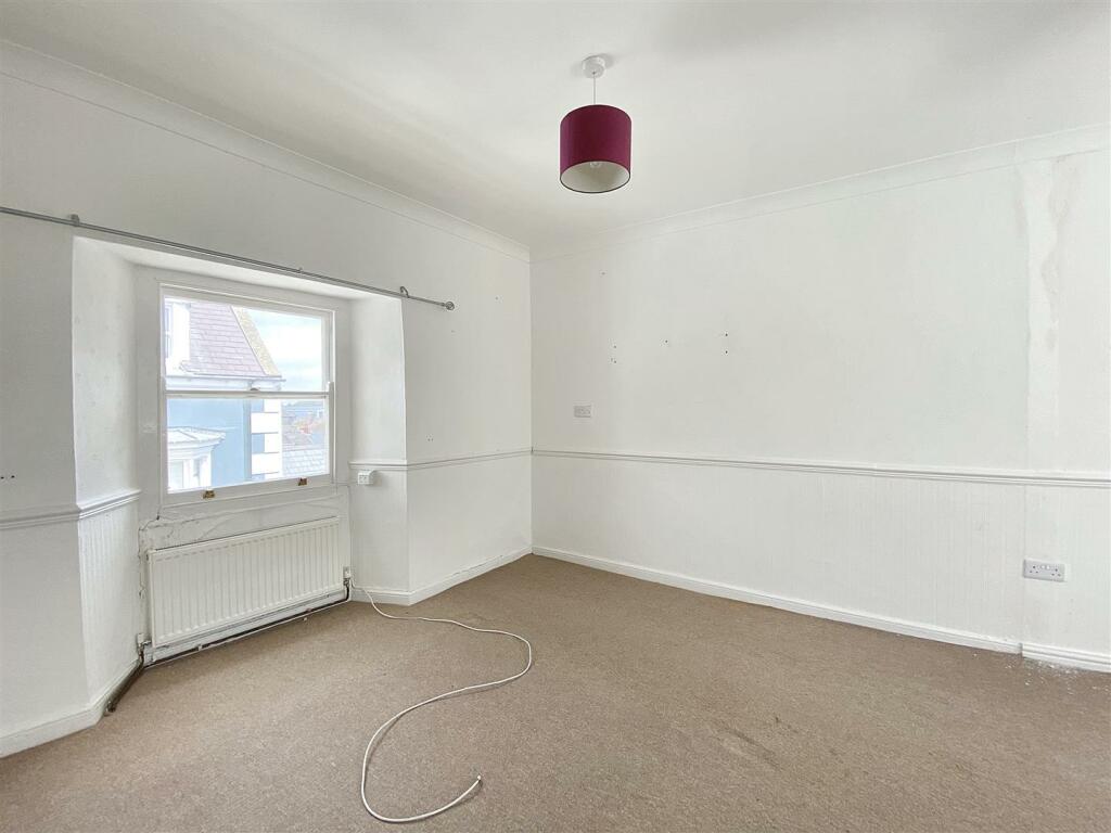 12 bed End of Terrace