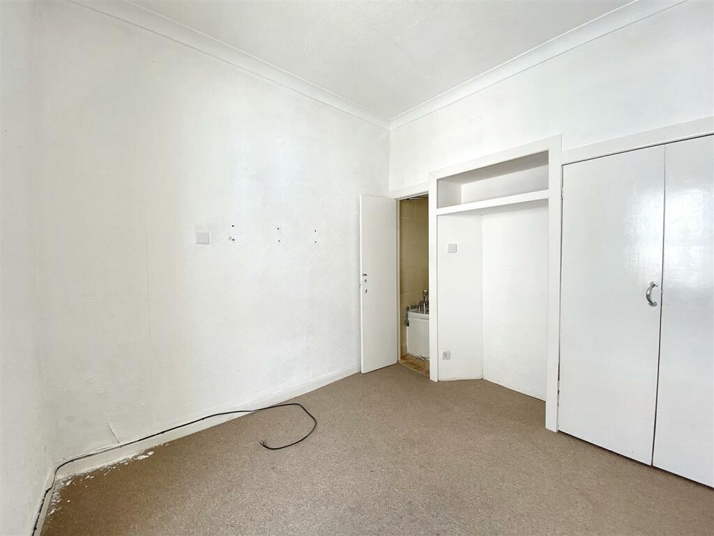 12 bed End of Terrace