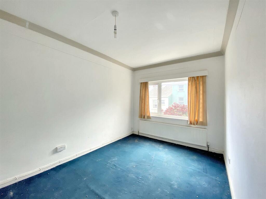 12 bed End of Terrace