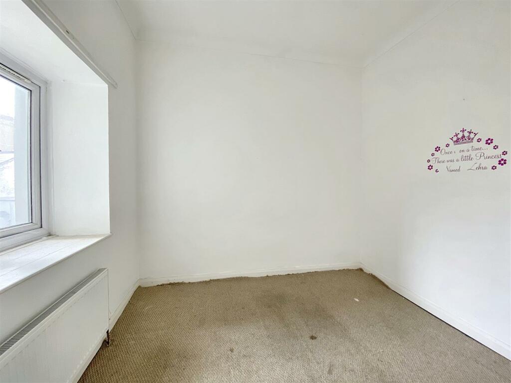 12 bed End of Terrace