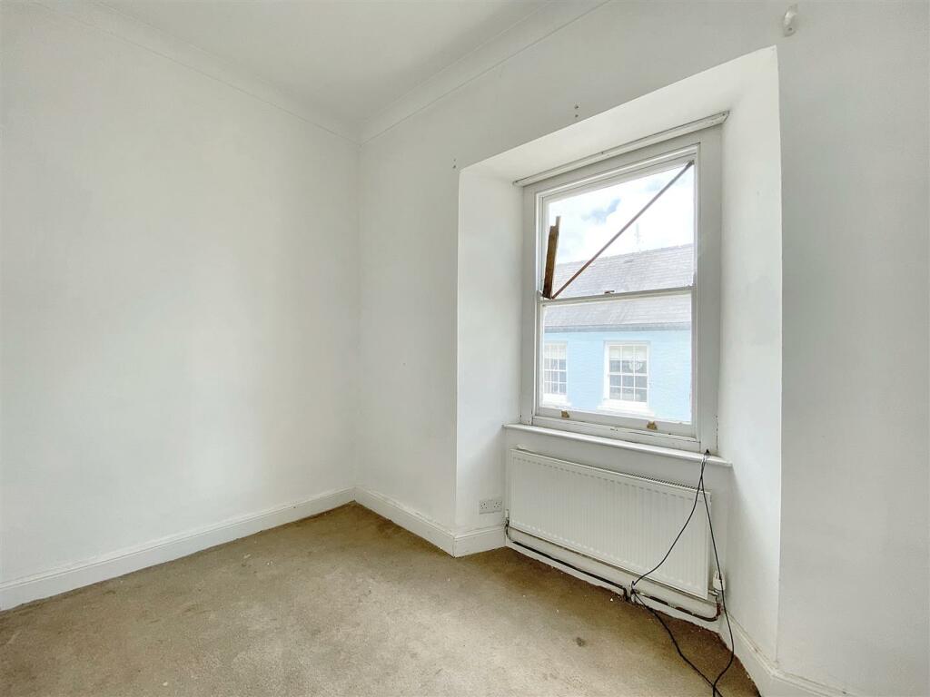 12 bed End of Terrace
