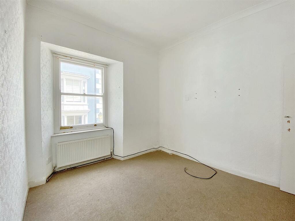 12 bed End of Terrace
