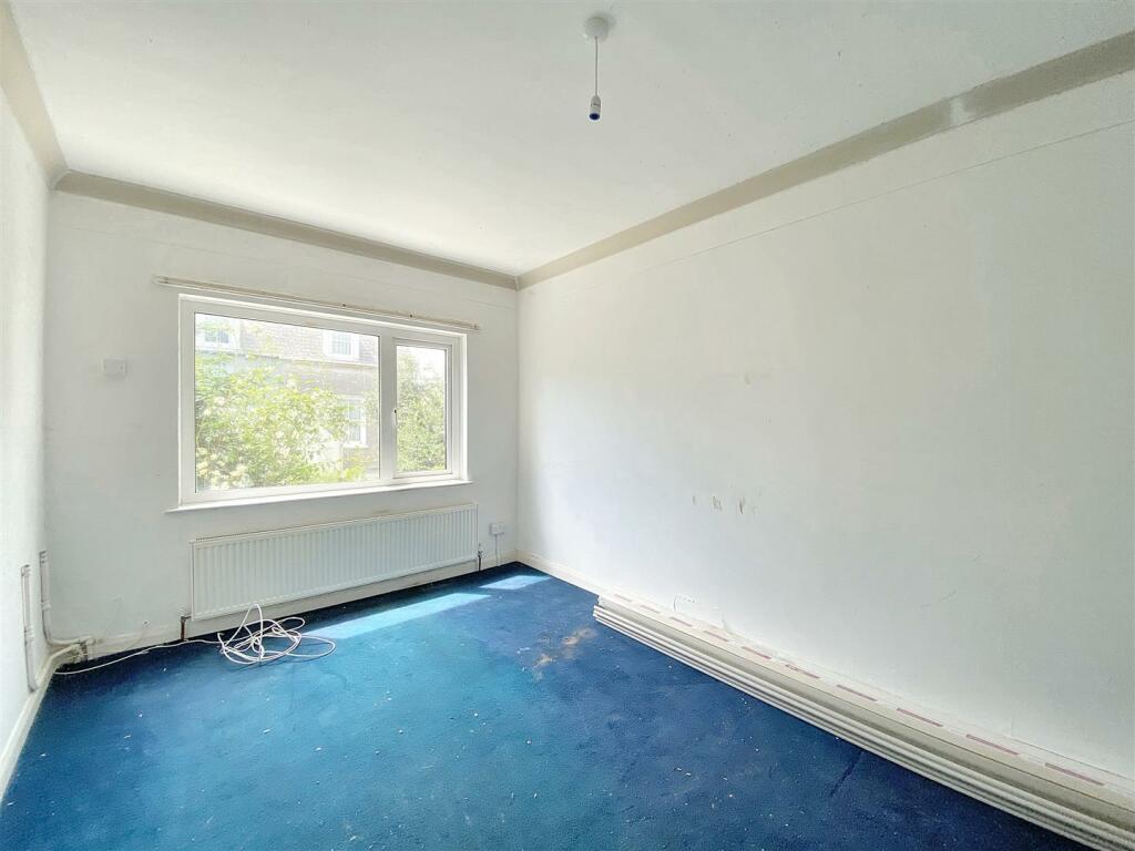 12 bed End of Terrace