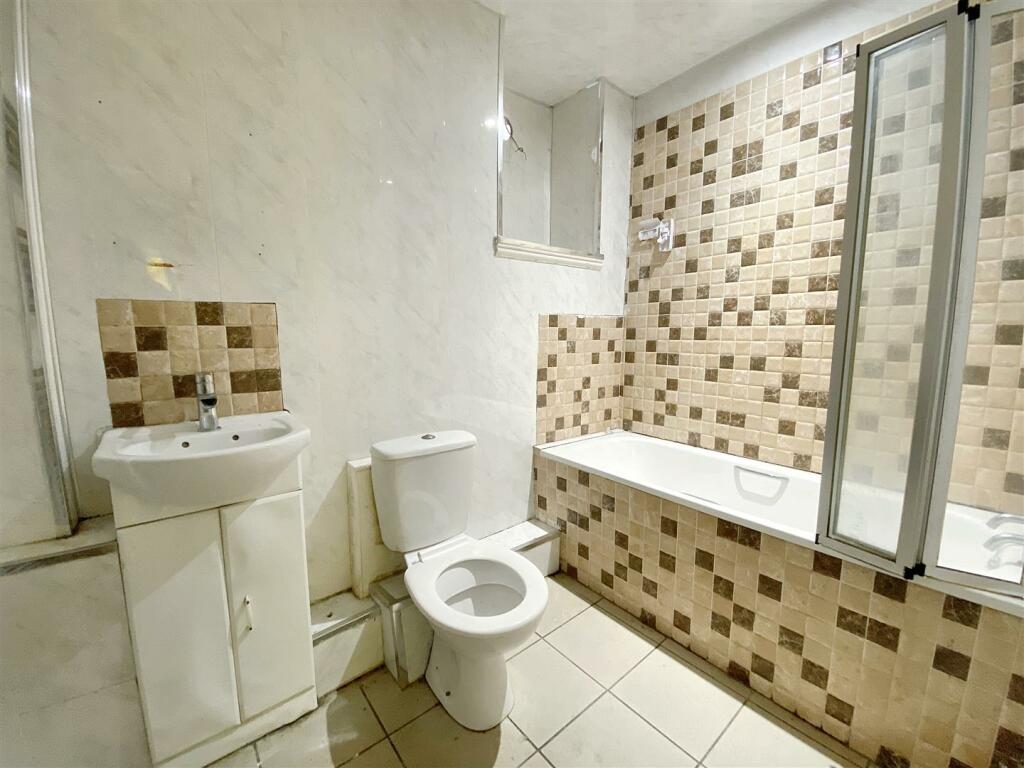 12 bed End of Terrace