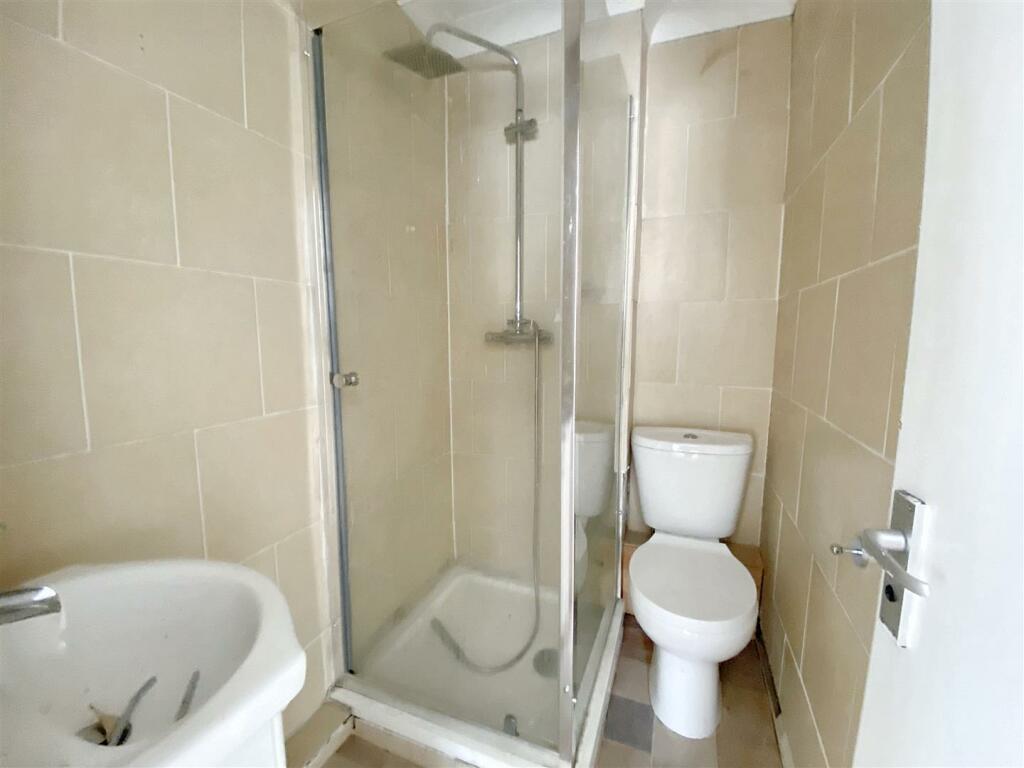 12 bed End of Terrace