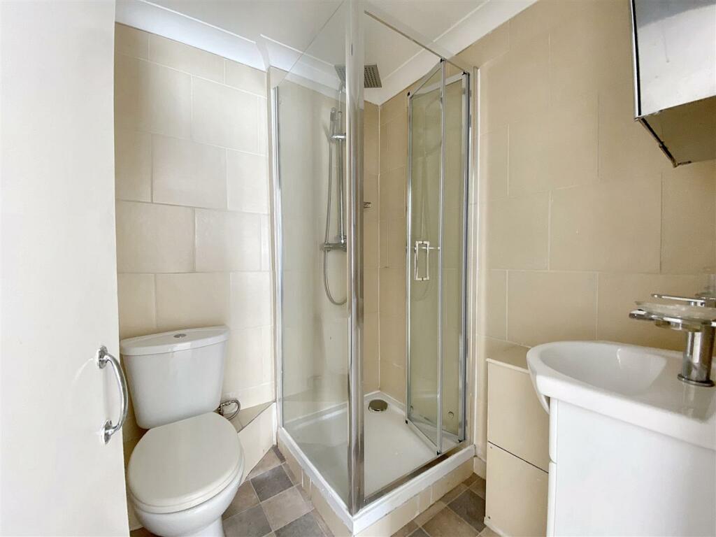 12 bed End of Terrace