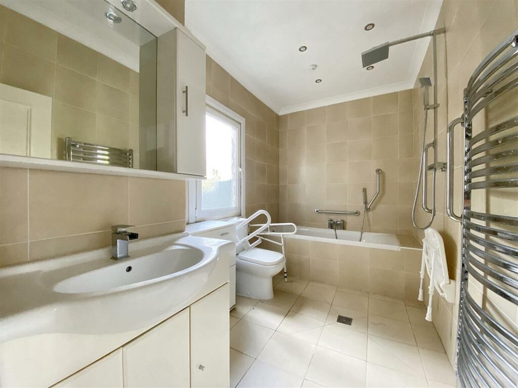 12 bed End of Terrace