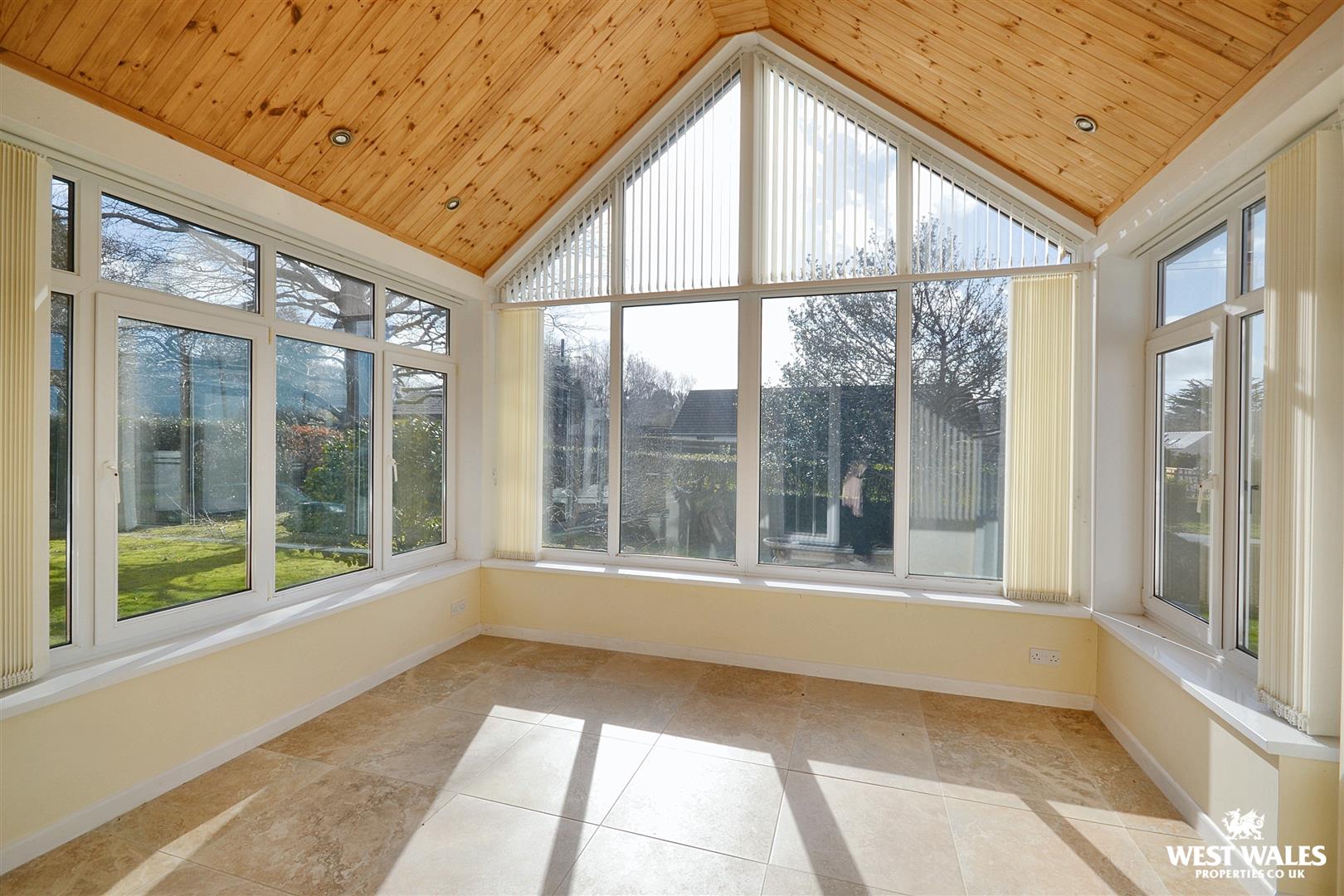 4 bed Detached Bungalow