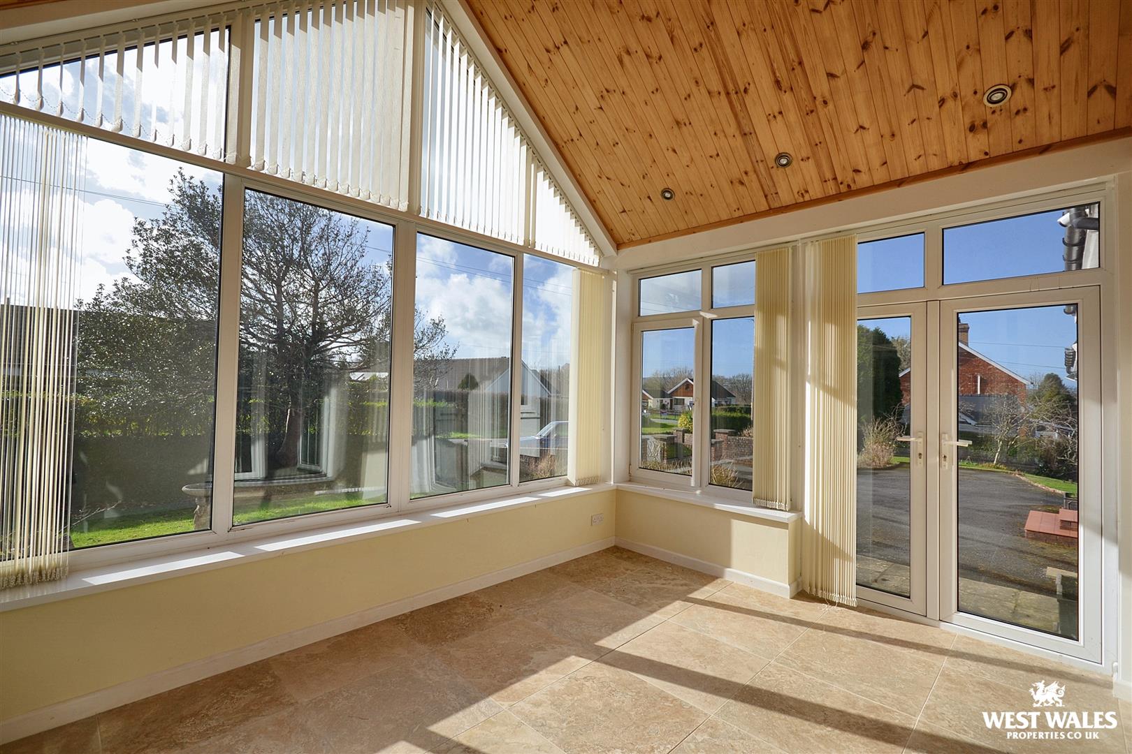 4 bed Detached Bungalow