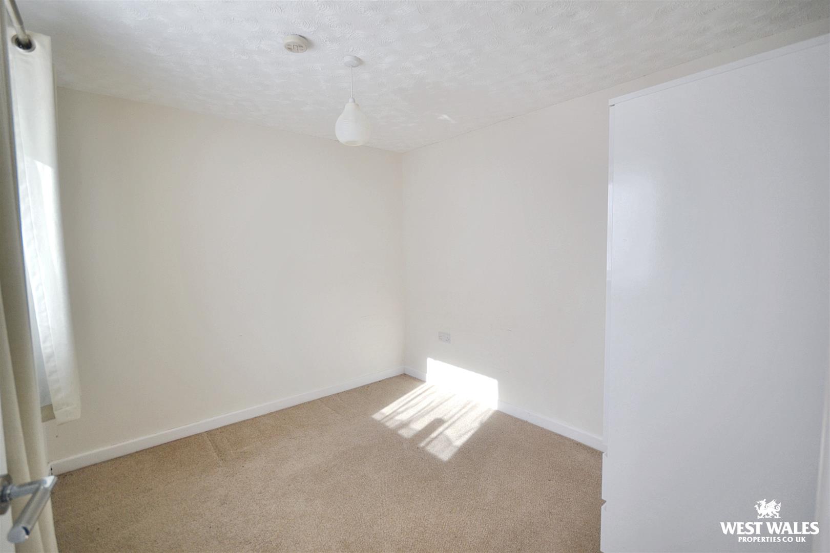 4 bed Detached Bungalow