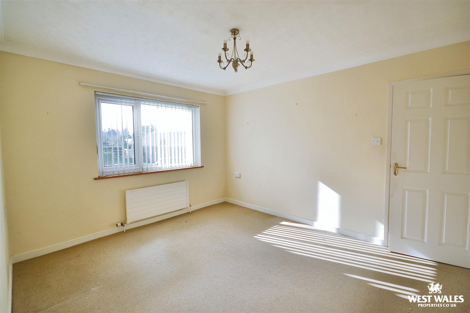 4 bed Detached Bungalow