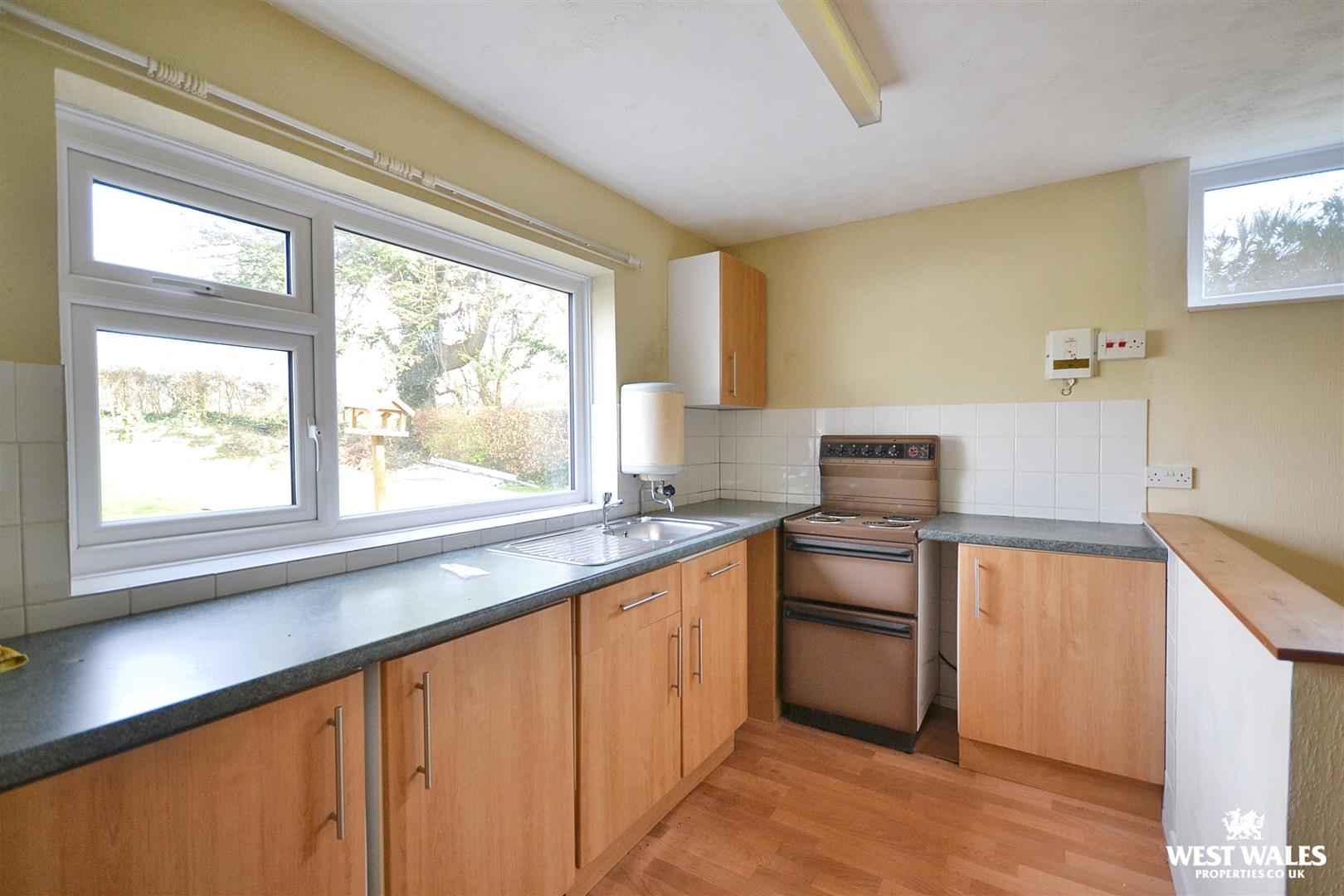 4 bed Detached Bungalow