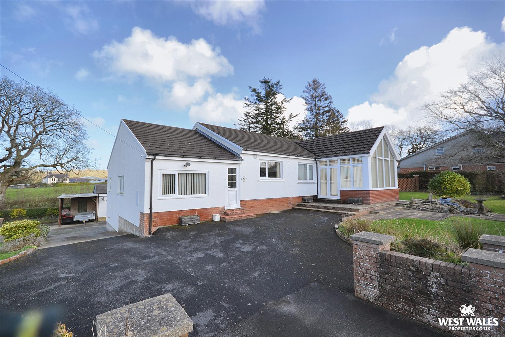 4 bed Detached Bungalow