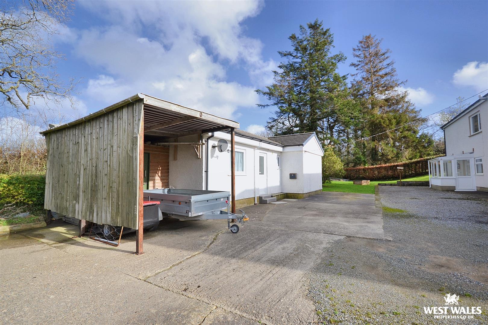 4 bed Detached Bungalow