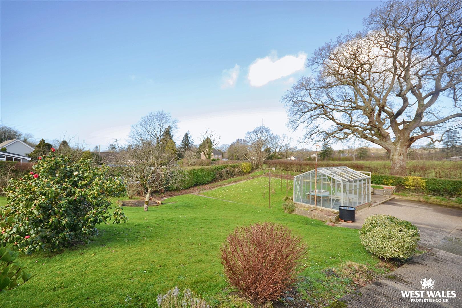 4 bed Detached Bungalow