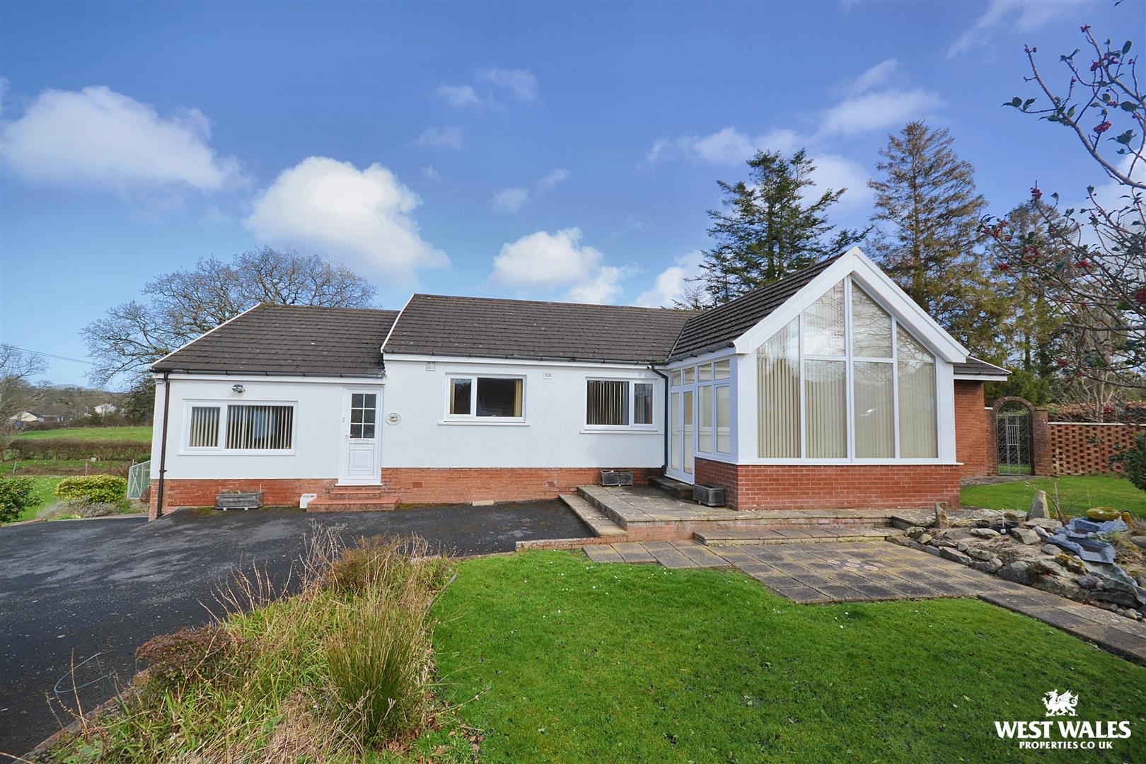4 bed Detached Bungalow