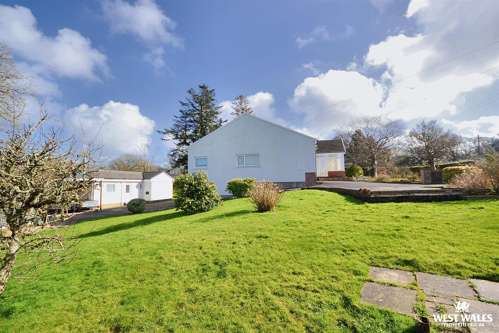 4 bed Detached Bungalow
