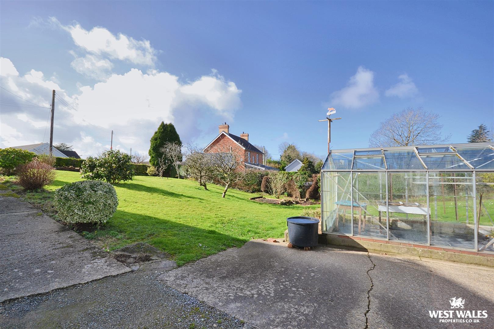 4 bed Detached Bungalow