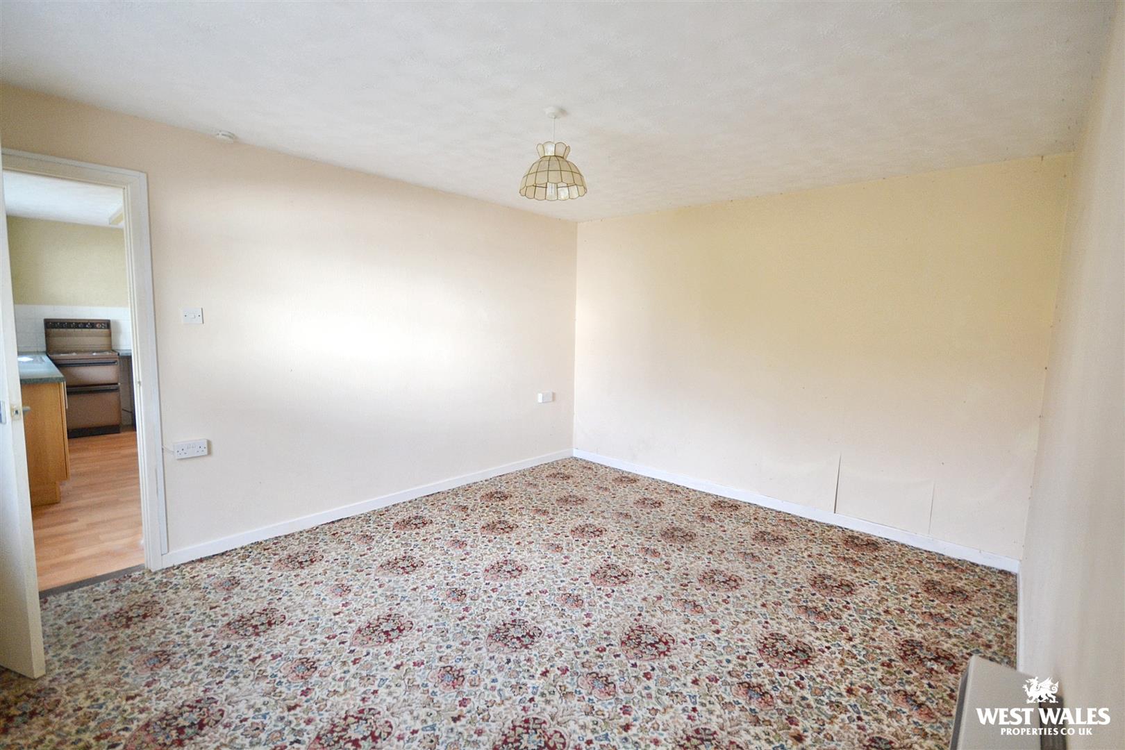 4 bed Detached Bungalow