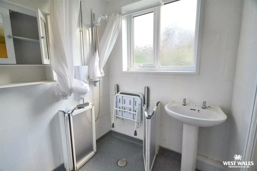3 bed Semi-Detached
