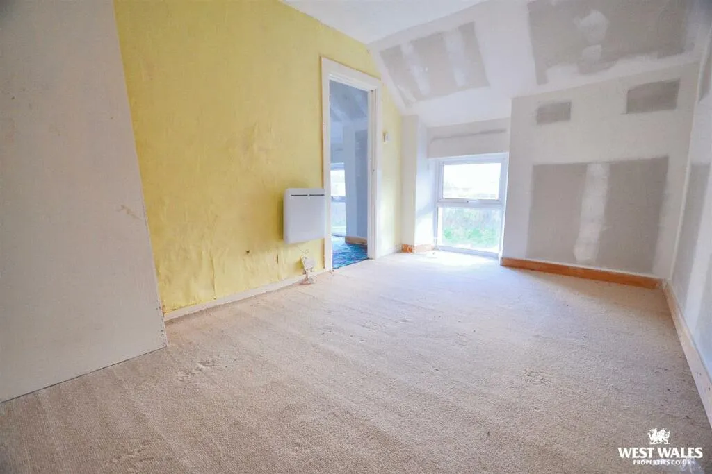 3 bed Semi-Detached