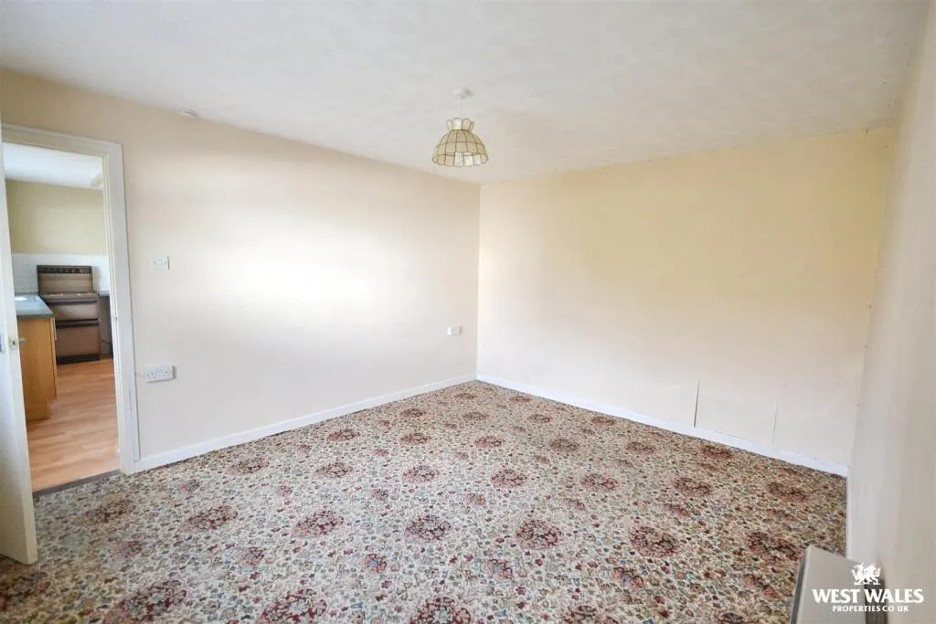 4 bed Detached Bungalow