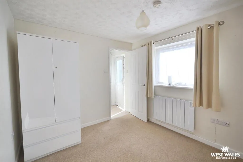 4 bed Detached Bungalow
