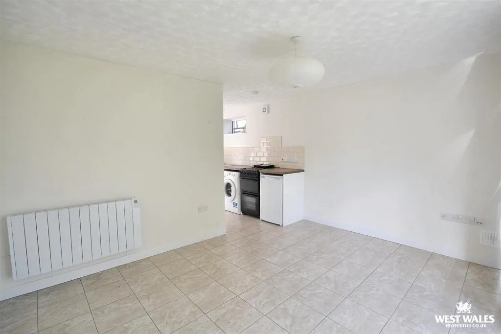 4 bed Detached Bungalow