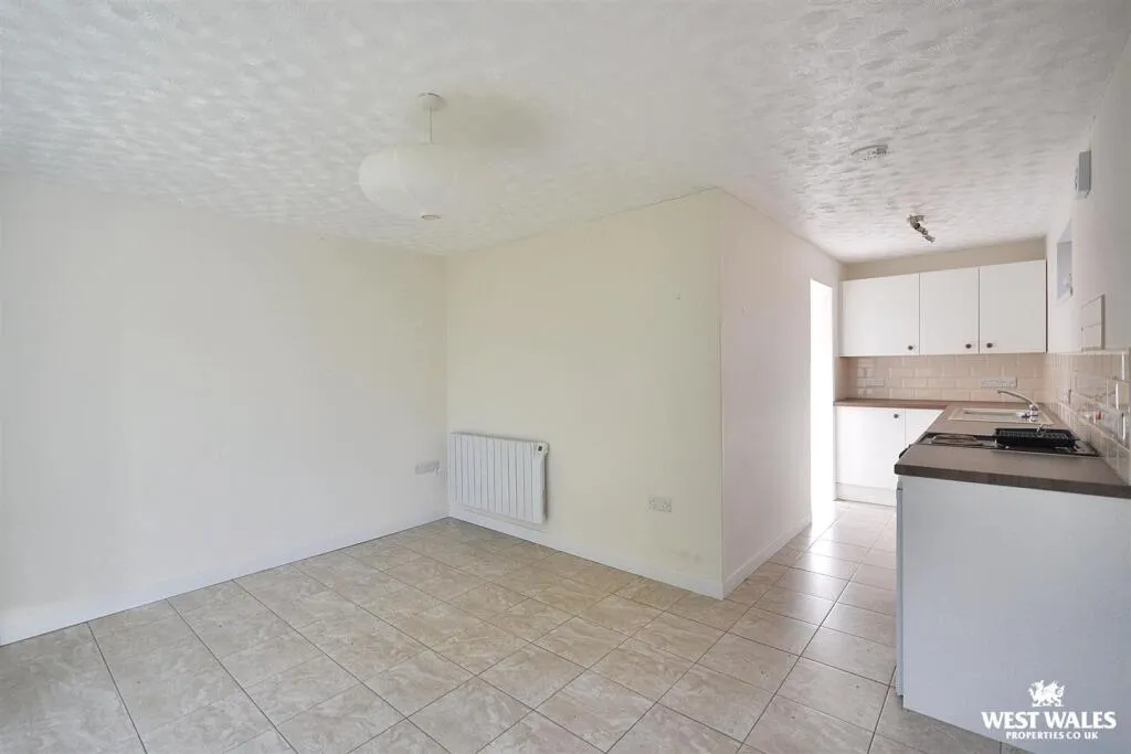 4 bed Detached Bungalow