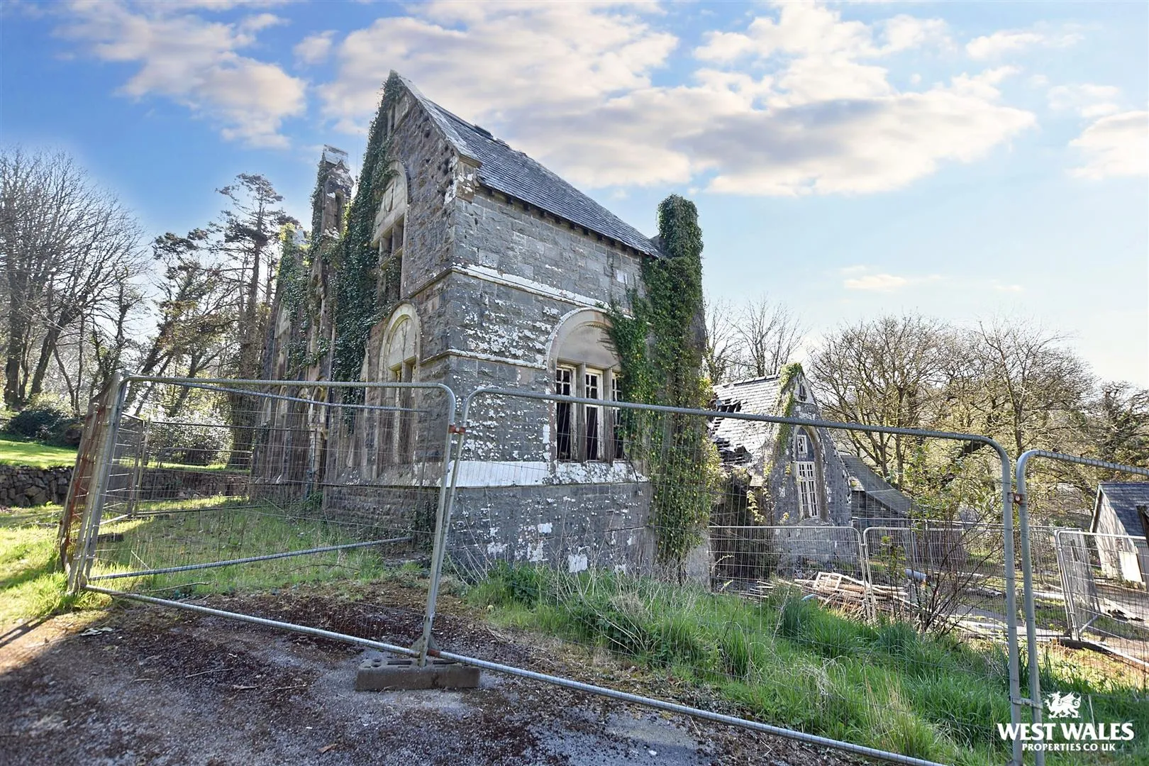 5 bed Manor House