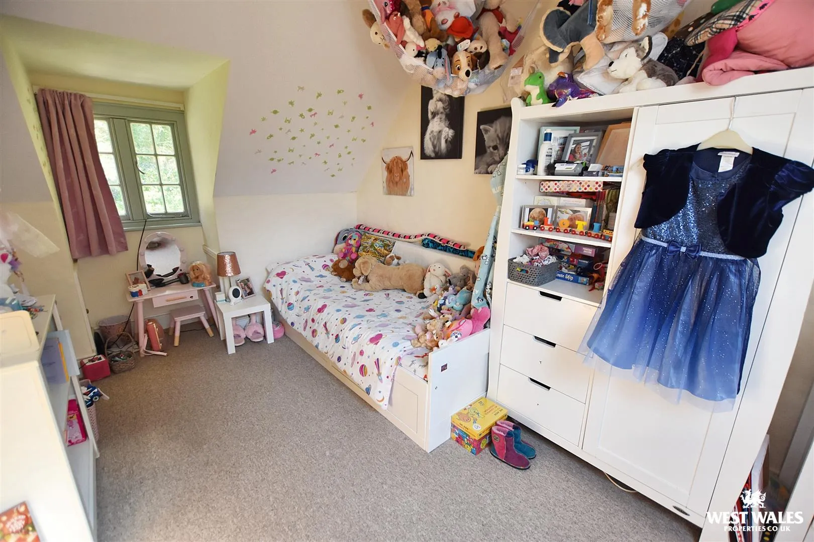 5 bed Manor House