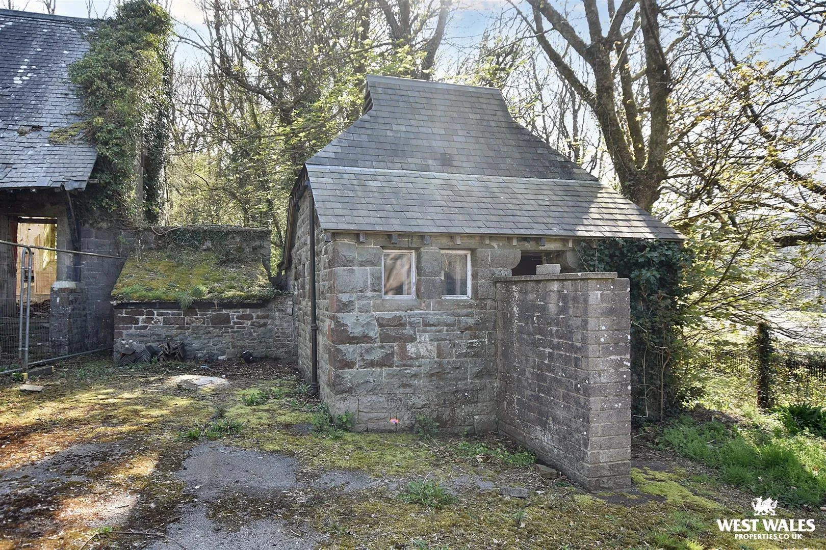 5 bed Manor House