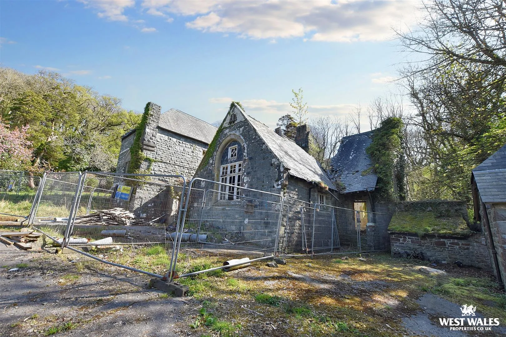 5 bed Manor House