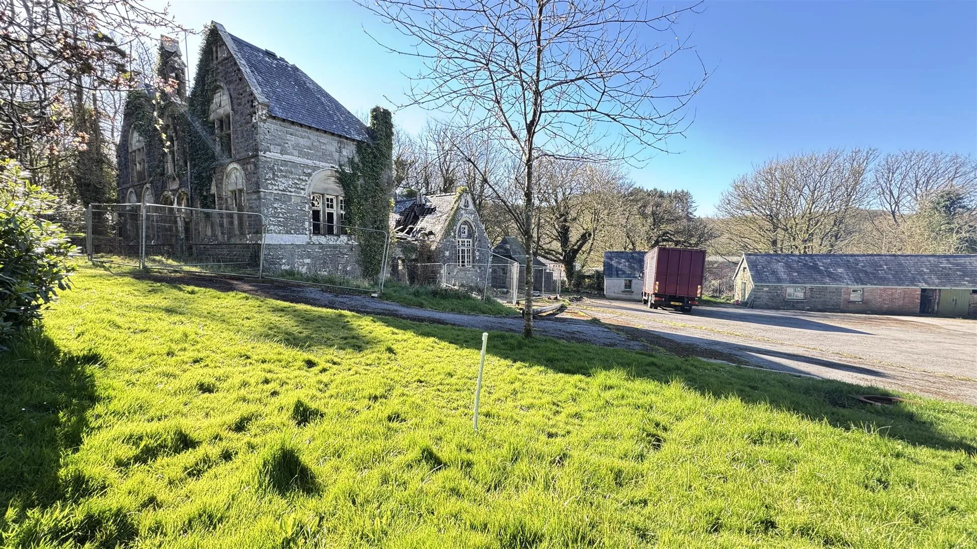 5 bed Manor House