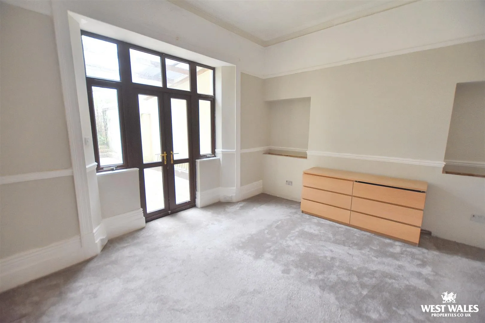 7 bed Terraced