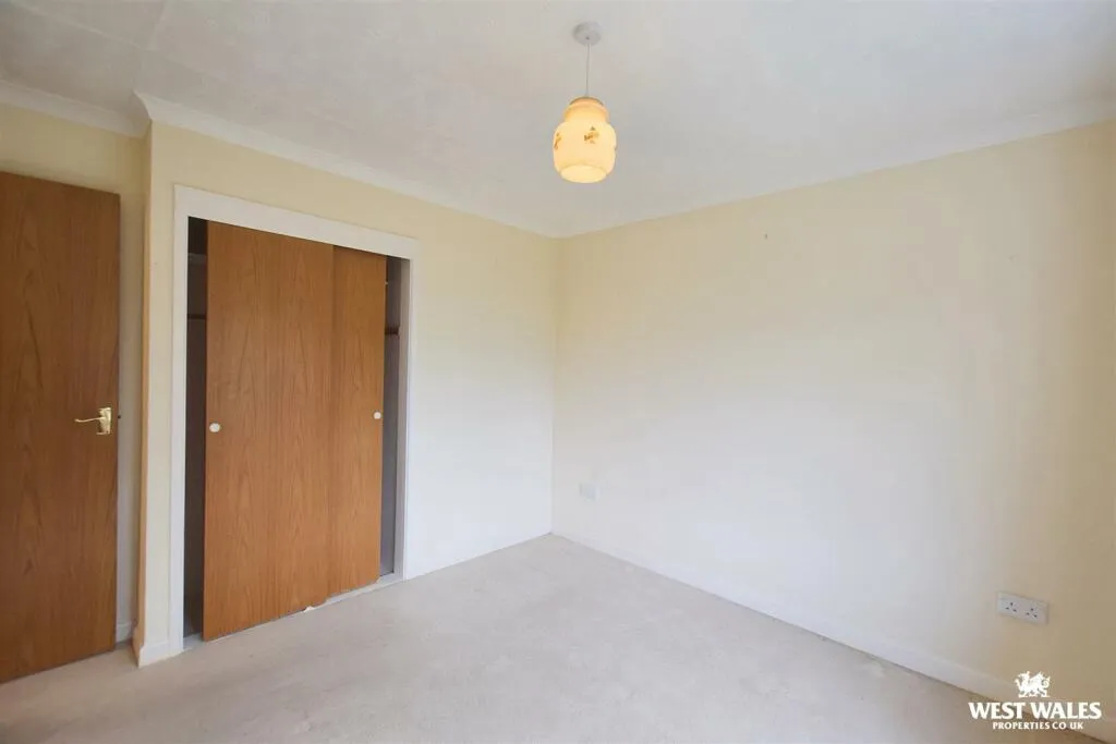 2 bed Detached Bungalow